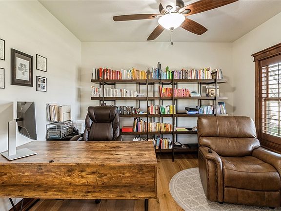 3rd image of 2607 NE Bellagio Dr