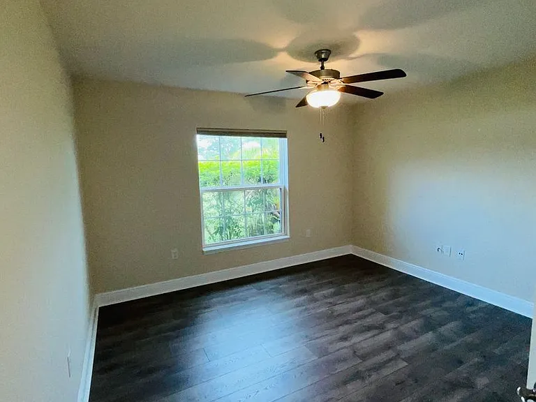 3273 SW Rosser Blvd — Photo 11