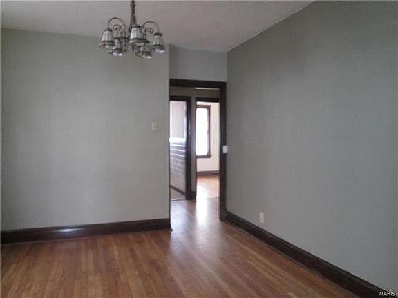 4th image of 4446 Dewey Ave