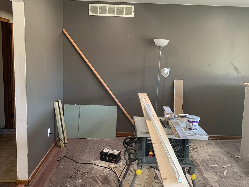 1st image of 814 Royal Ave #1