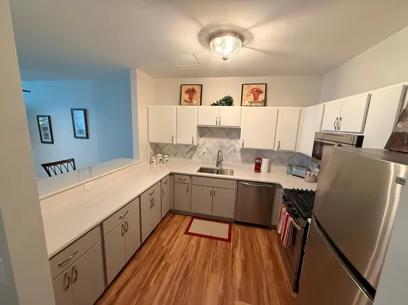 2803 E 38th St APT 305, Minneapolis, MN 55406