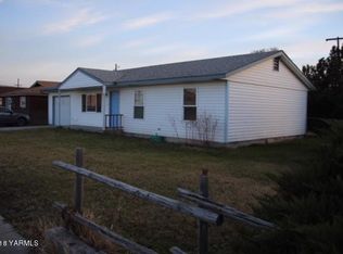 126 W Moxee Ave, Moxee, WA 98936