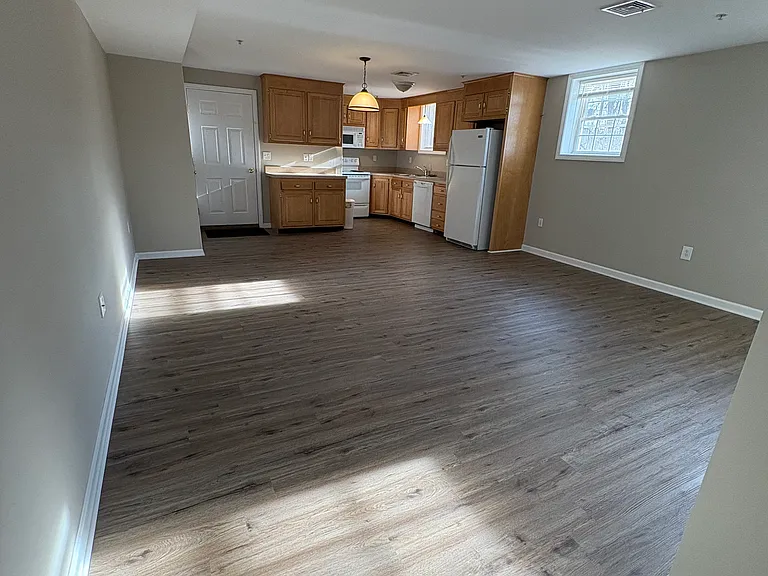 208 S Cherry St #4 — Photo 3