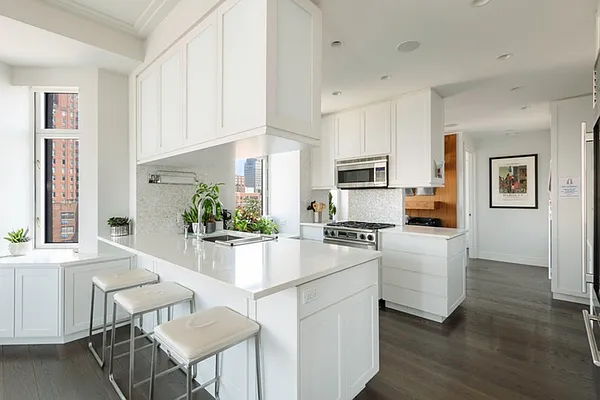 Rented by Brown Harris Stevens | media 22