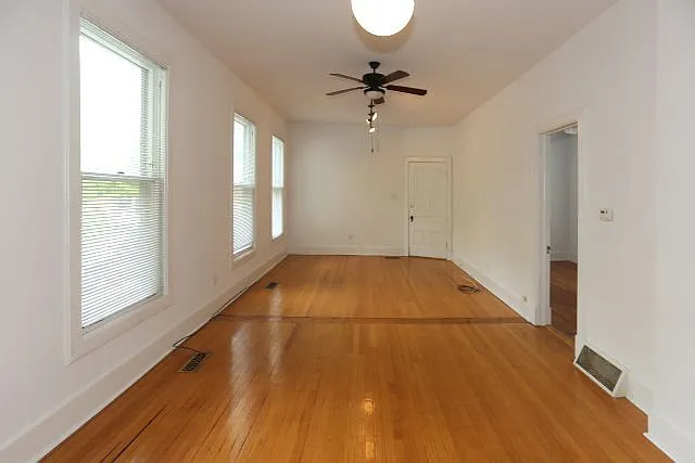 1111 W Roscoe St #2 — Photo 8