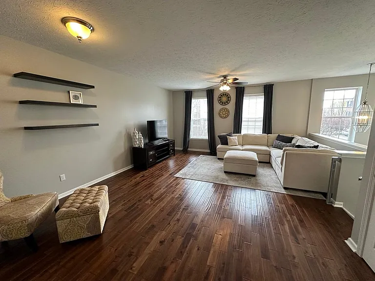 6905 Vistamere Way — Photo 2