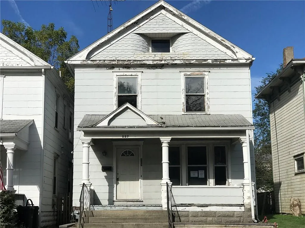 227 N Detroit St photo 1