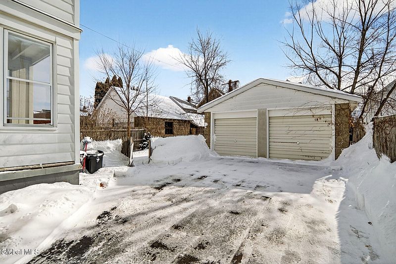 4th image of 93 Homestead Avenue