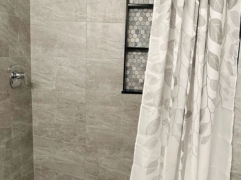 300 W Elm St #2417 — Photo 5