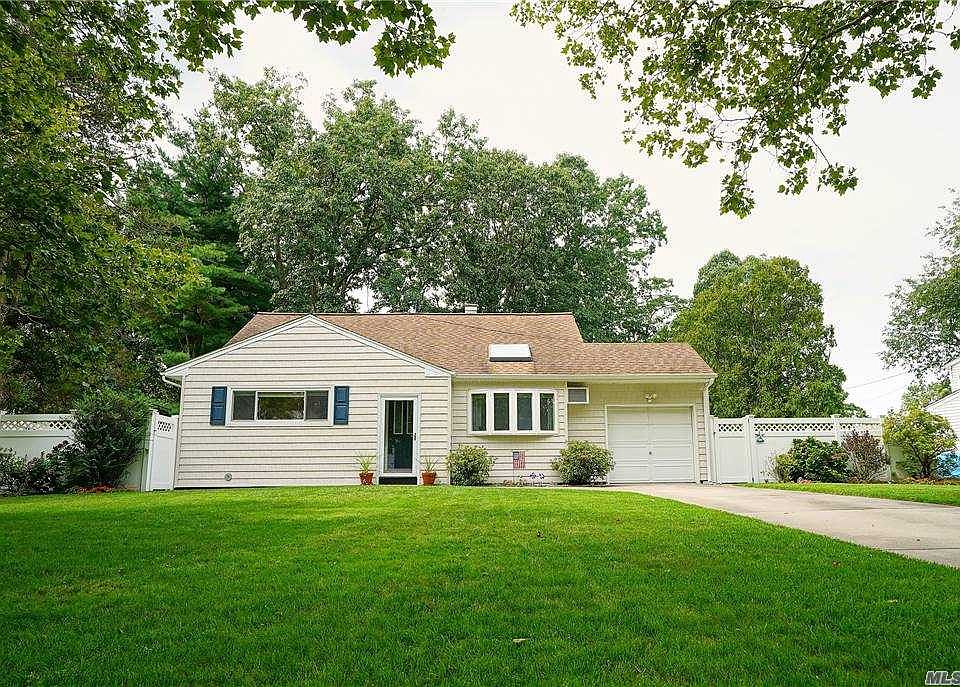 1st image of 6 Iris Ln
