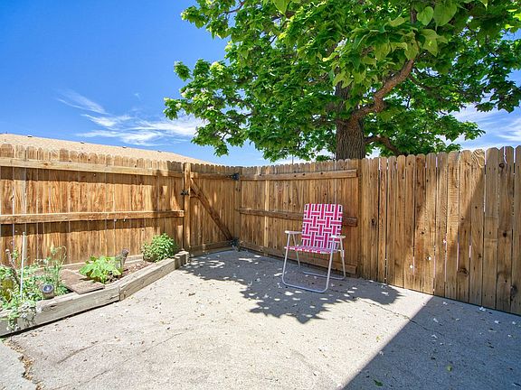 5th image of 1405 Coffman St
