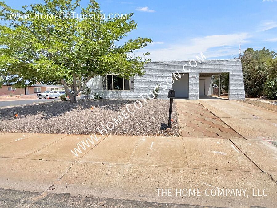 1st image of 823 Calle Virada