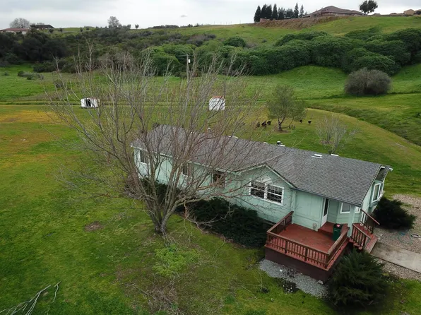 7622 Sagebrush Ln, Wallace, CA 95254