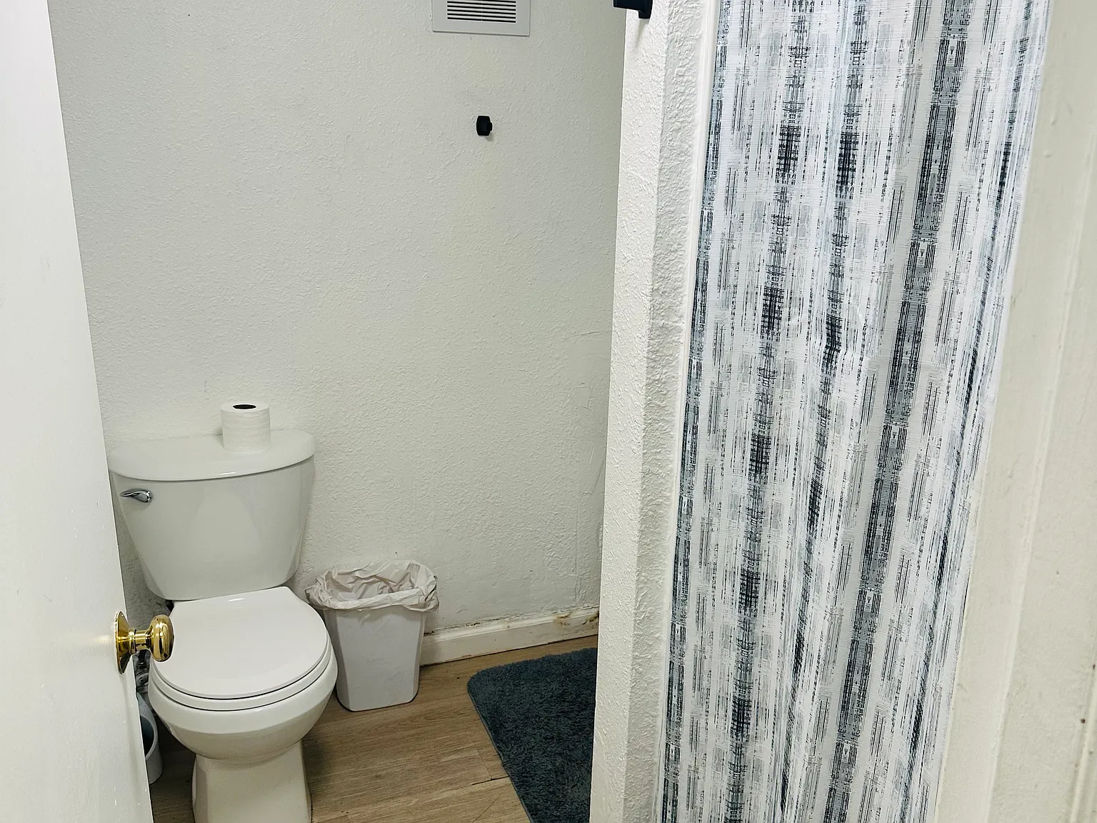Studio, 1.5 bath, 200 sqft, $1,000 — Photo 4