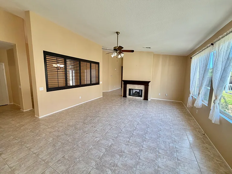 5552 Las Brisas Ter — Photo 3