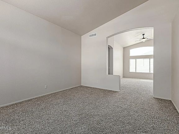 5th image of 1145 E Windsor Dr
