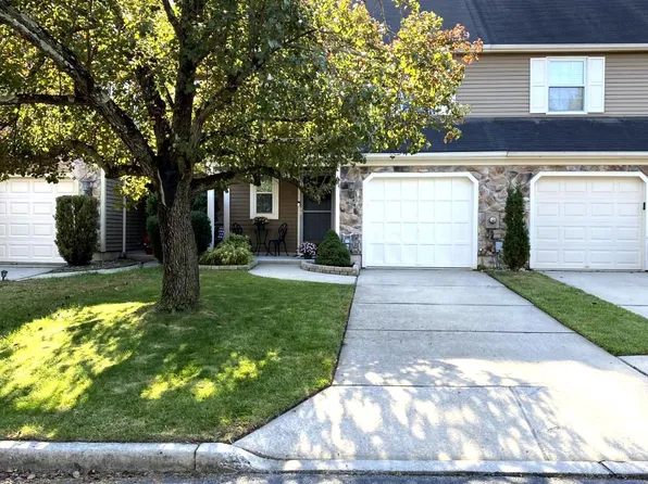 313 Hazelwood Ln, Marlton, NJ 08053