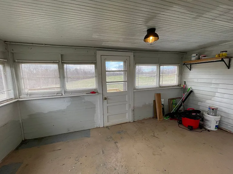 555 Hopewell Rd — Photo 24