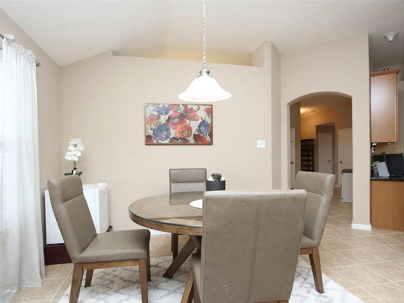3 bed, 2.5 bath, 1777 sqft, $2,300 — Photo 4