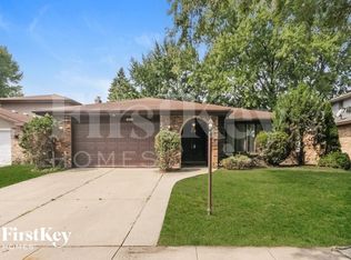 18428 Lange St, Lansing, IL 60438