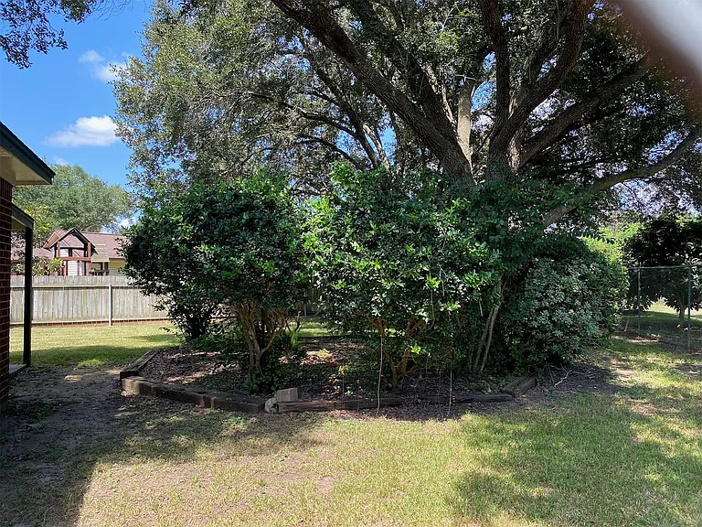 2733 Davis Ave — Photo 44