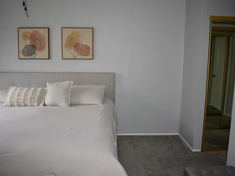 8565 Independence Ave #4 — Photo 12