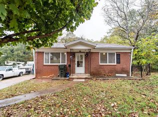 434 3rd St SW, Hickory, NC 28602