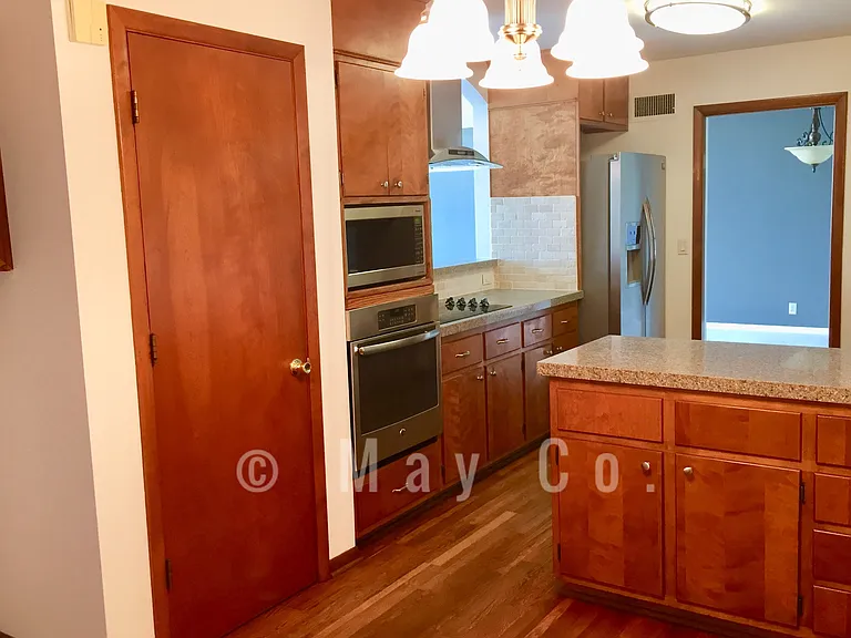 1528 Dresden Cir — Photo 8