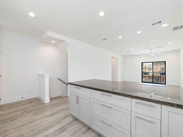 11924 N Hoa Sen Cir — Photo 13
