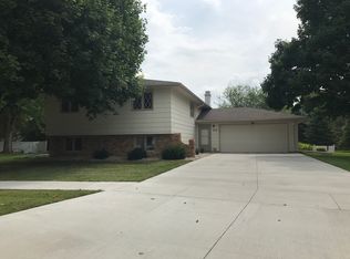 210 Ruby Ct, Sergeant Bluff, IA 51054