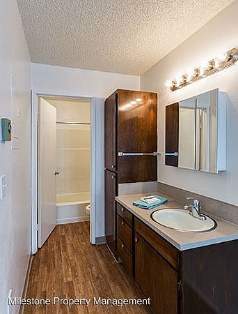 2nd image of 52632 NE Sawyer St APT D9