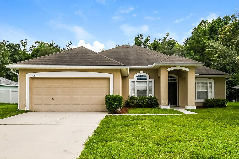 3 bed, 2.0 bath, 2161 sqft, $1,945 — Photo 1