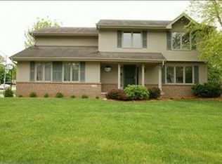 6104 Oakwood Dr, Urbandale, IA 50322