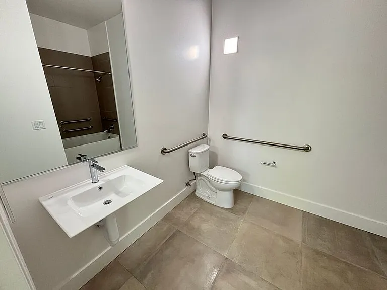 1549 32nd St #106 — Photo 12