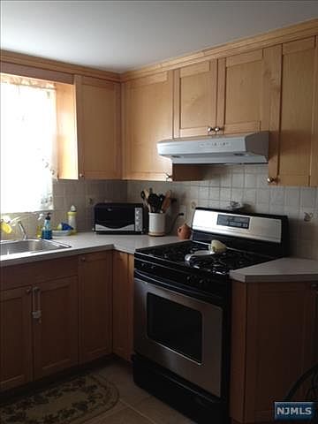 2nd image of 766 Kingsland Ave #2