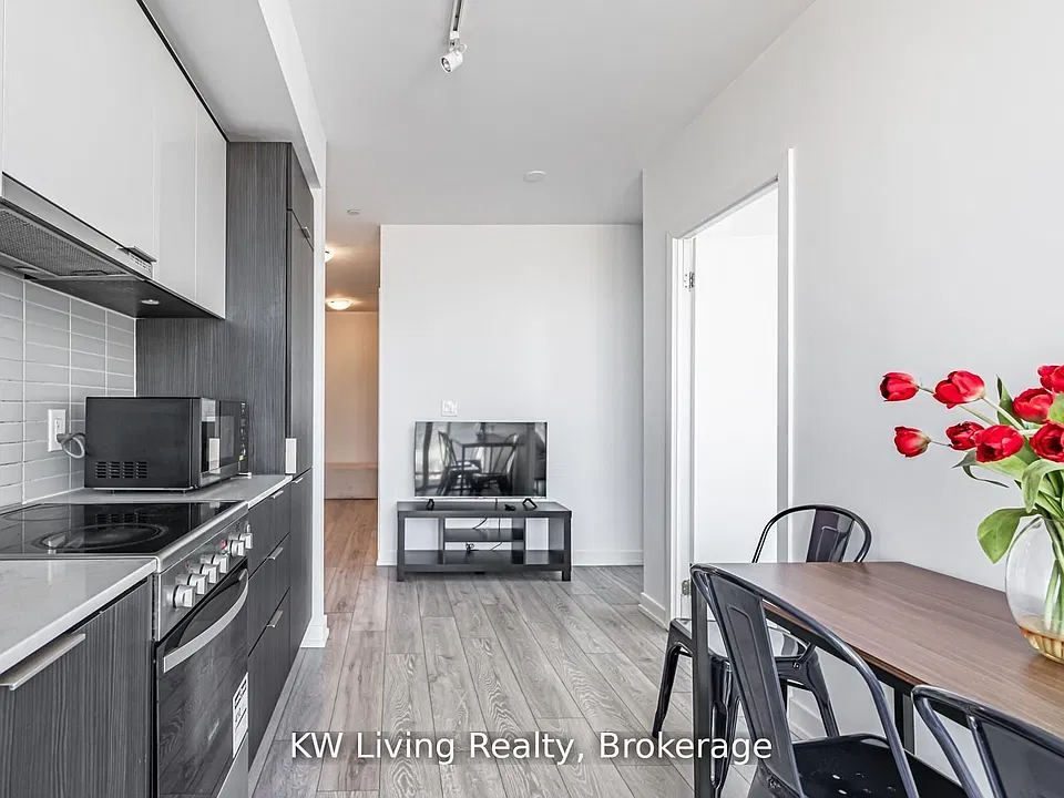 159 Wellesley St E #3009