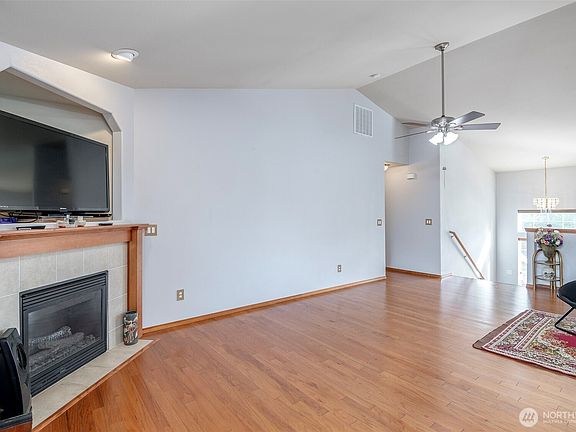 5th image of 18342 72nd Avenue E