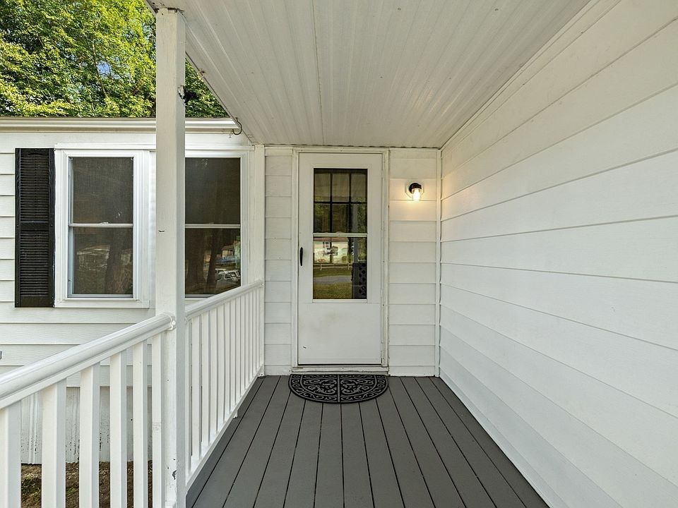1st image of 20 Kendell Ln