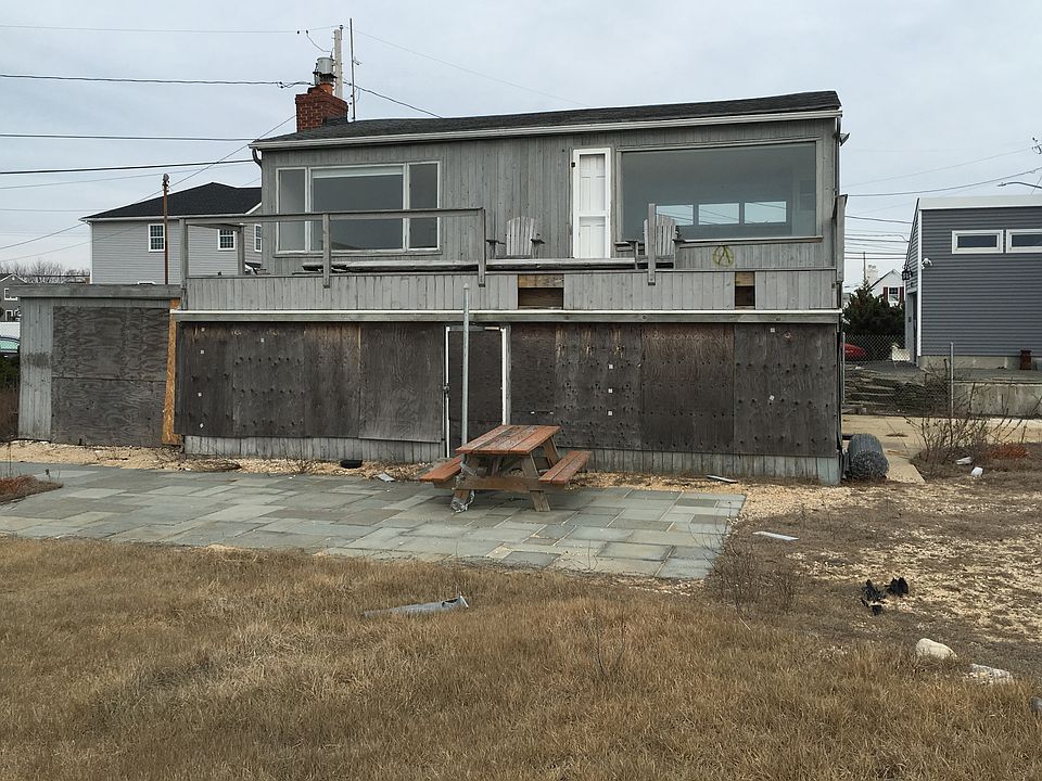 2nd image of 85 Leewater Ave