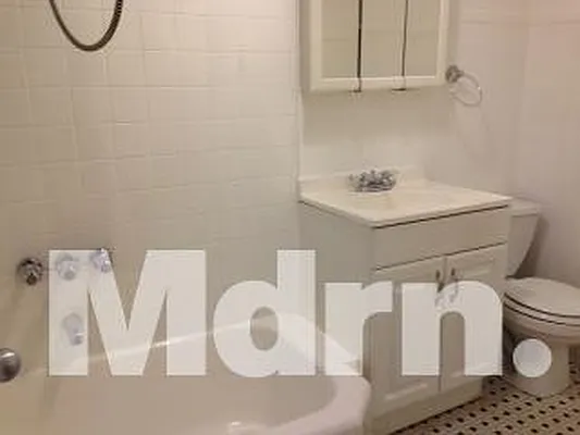 Rented by Mdrn Residential | media 16
