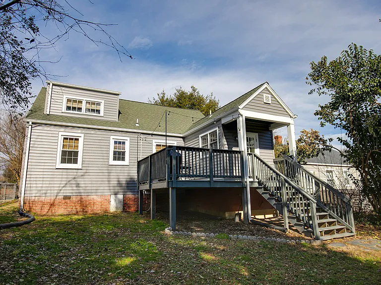 Kenwood Ave — Photo 35