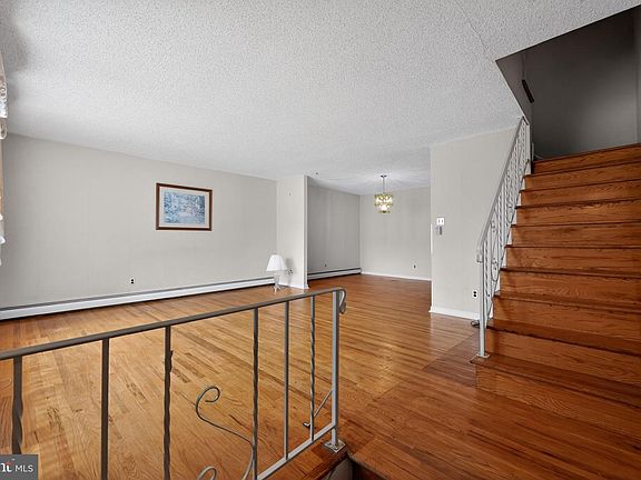 4th image of 3817 Fairdale Rd
