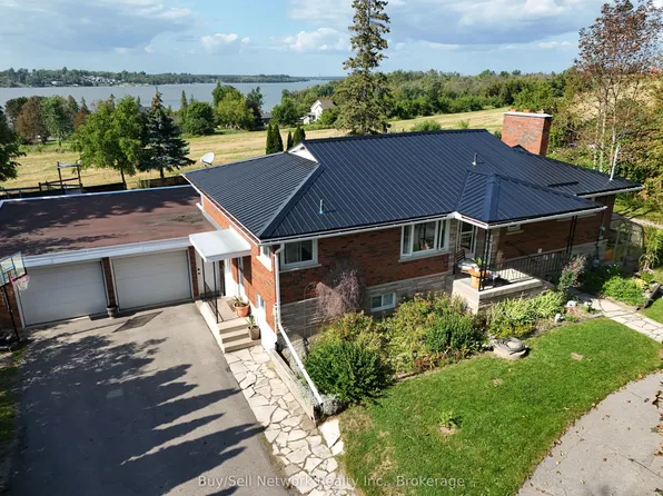 946 8th Line, Selwyn, ON K0L 1H0