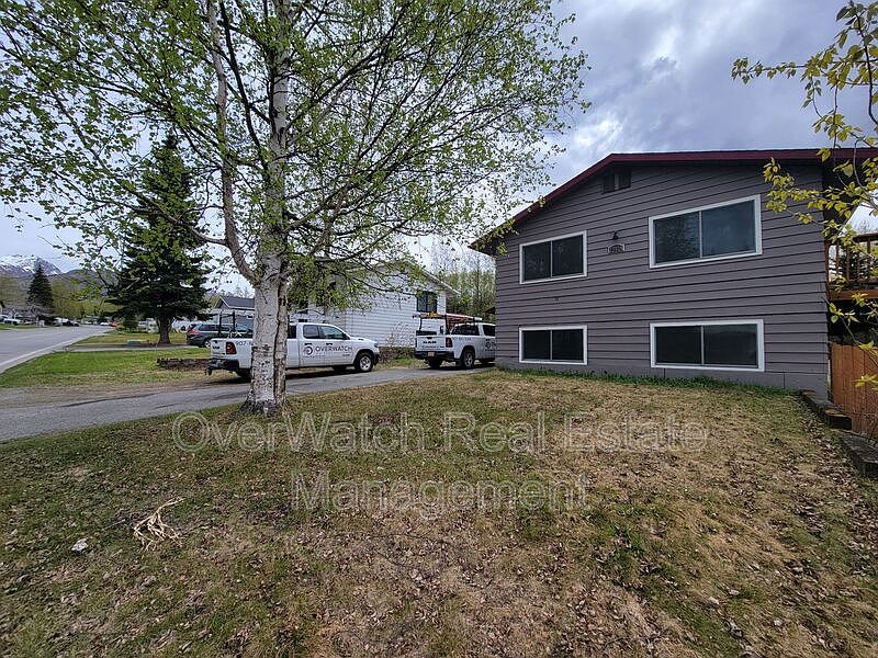 1st image of 17024 Meadow Creek Dr