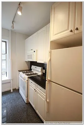 Rented by Bond New York | media 6