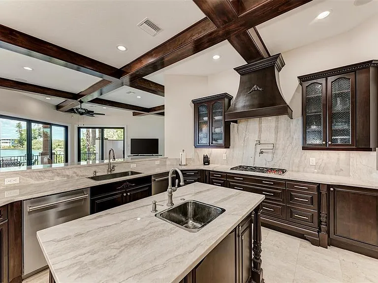 14 N Washington Dr — Photo 31