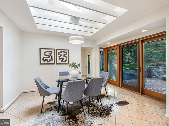 4th image of 6501 Lakeview Dr