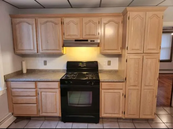 316 Division St APT 1, Fall River, MA 02721