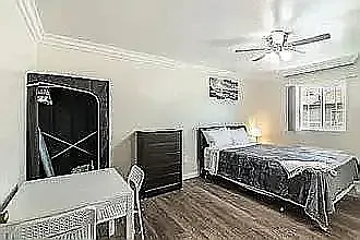 10424 S Broadway #9 — Photo 5