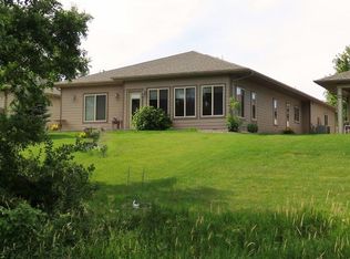 3434 Golf Villa Dr, Milford, IA 51351